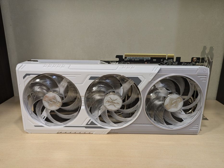 ASRock Rx 9060 XT 8gb Steel legend