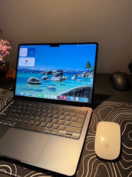 MacBook Air m2 8/256