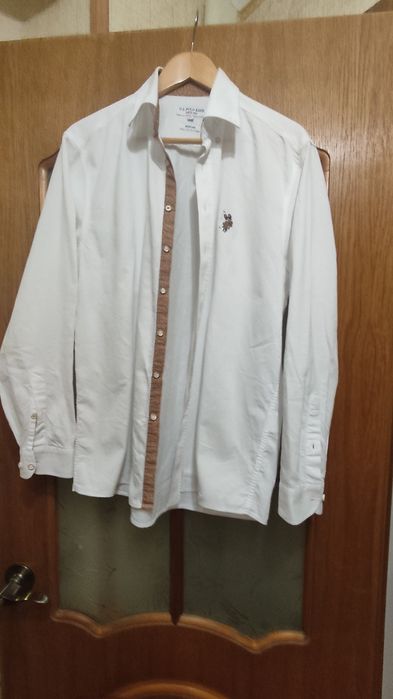Продаю білу фірмову сорочку