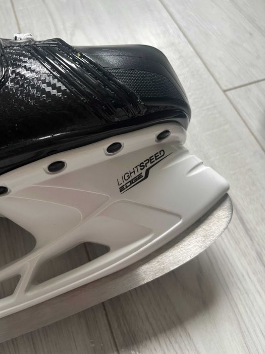 Łyżwy hokejowe Bauer Supreme S37 – rozmiar 11D – stan jak nowe!