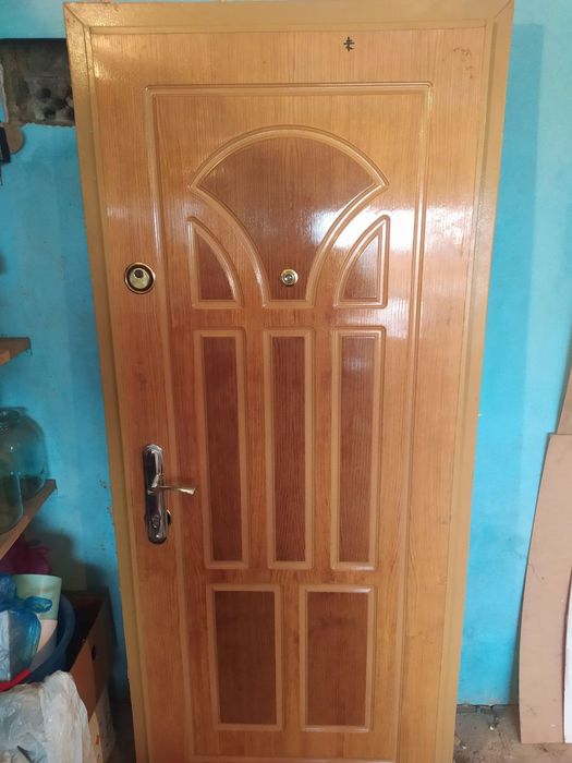 Двері вхідні металеві