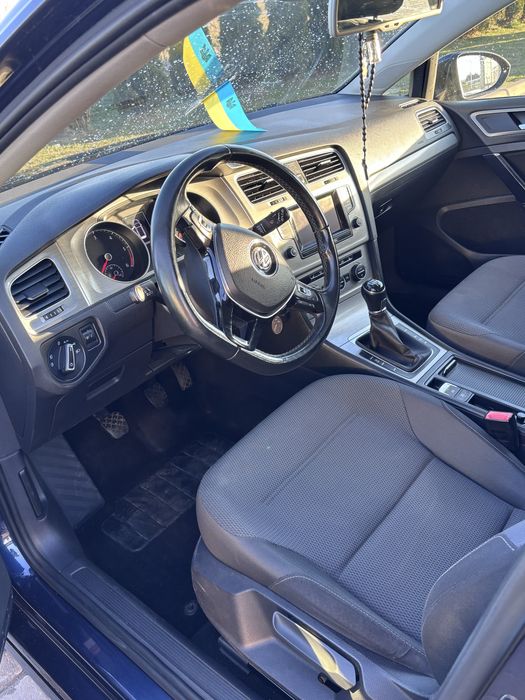 Volkswagen Golf VII