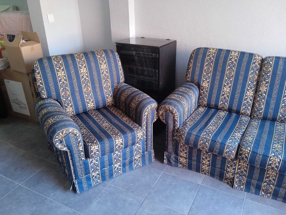 Sofá de 3 lugares com cama + 2 Sofás individuais