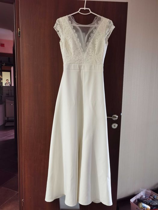 Біла сукня з піджаком