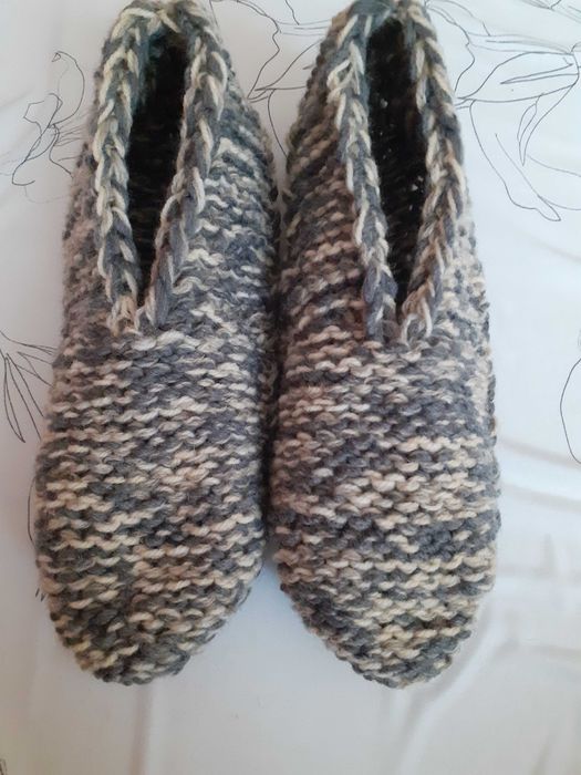 kapcie wełniane  recznie robione.