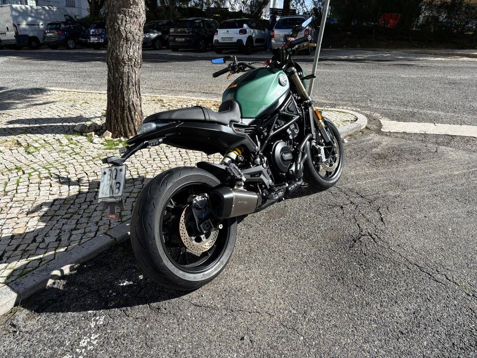 Benelli Leoncino 800