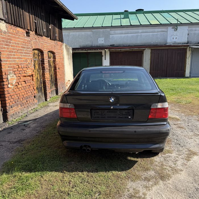 BMW e36 compact 323ia m52b25 skora sporsitze