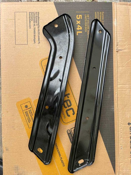 Кронштейни радіатора Jeep Compass 2.0T 23-26 68455980AA 68455981AA