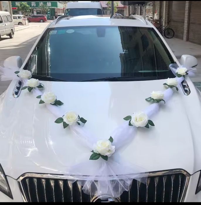 Dekoracje na auto. Ślub, wesele