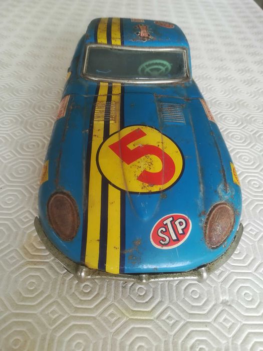 Jaguar em chapa Made in Japan