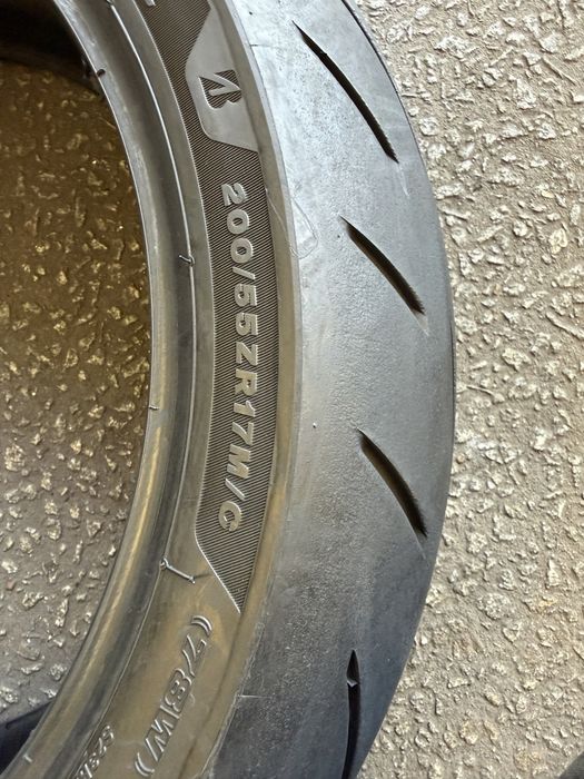 Pneu de mota 200/55/17 Bridgestone Battlax S23