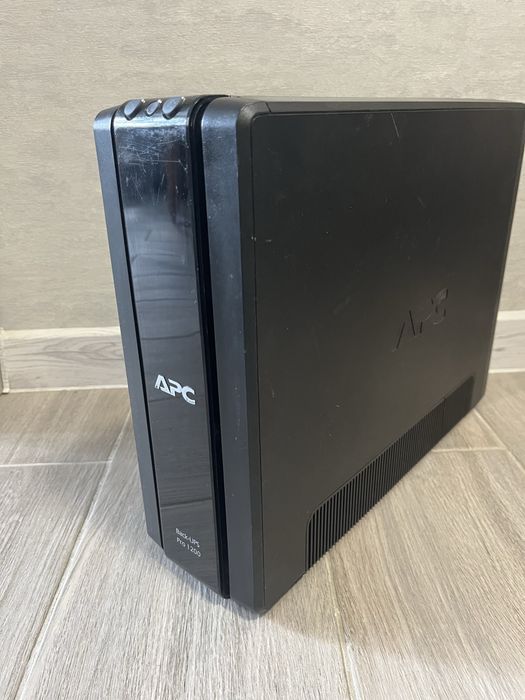Бесперебойник APC Back-UPS Pro 1200VA (BR1200GI).