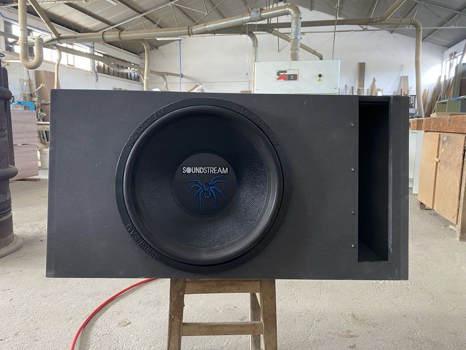 Soundstream  tarantula T4 15