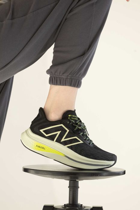 Кросівки New Balance FuelCell SuperComp Trainer v2 premium