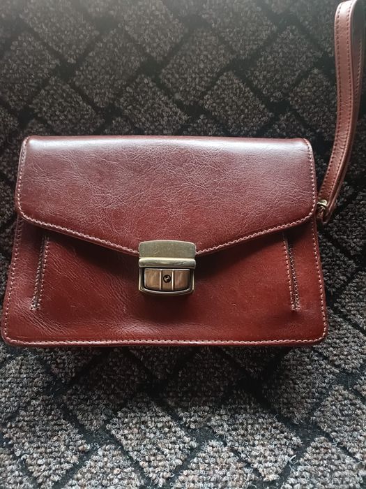 Saszetka skórzana . Nie używana.