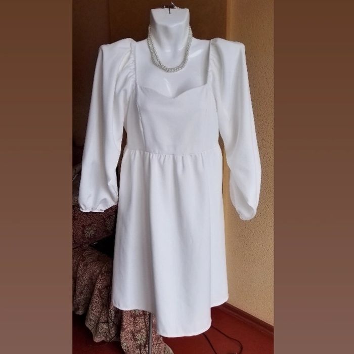 Платье белое нарядное