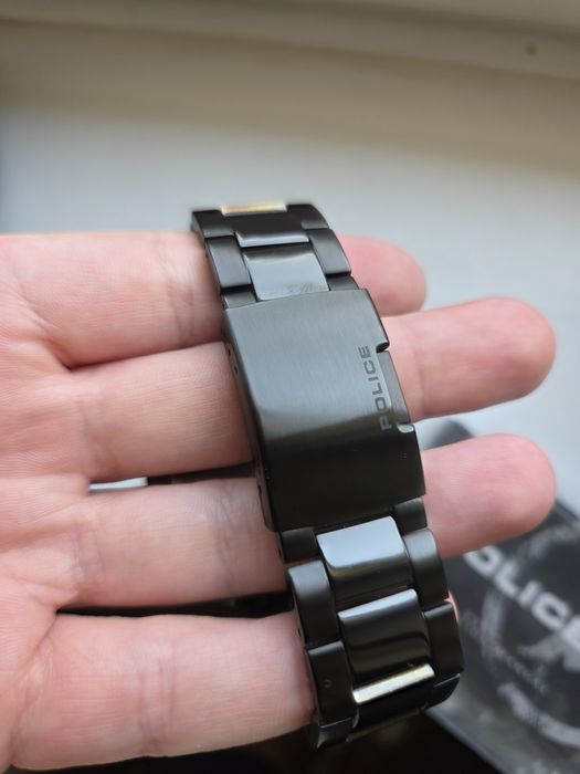 Relógio Police VX9J - Preto e Dourado