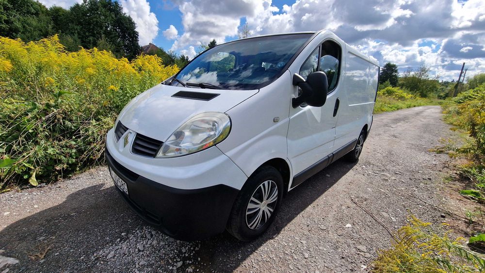 Renault Trafic 2.0 KLIMA kamera cofania zestaw głośnomówiący