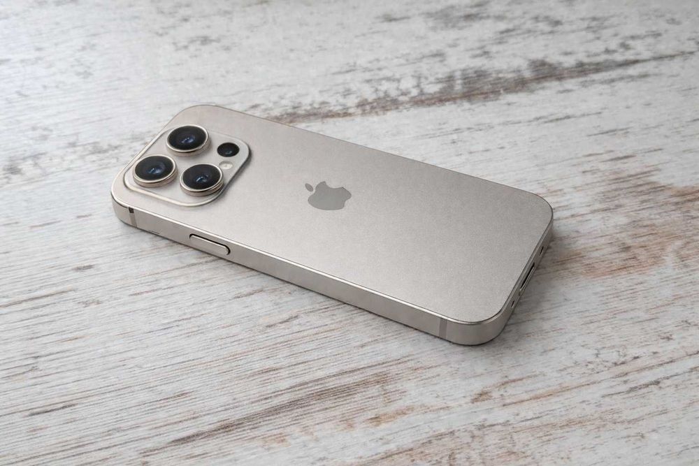 Apple iPhone 16 Pro Max 256GB / stan idealny / Bat. 95%