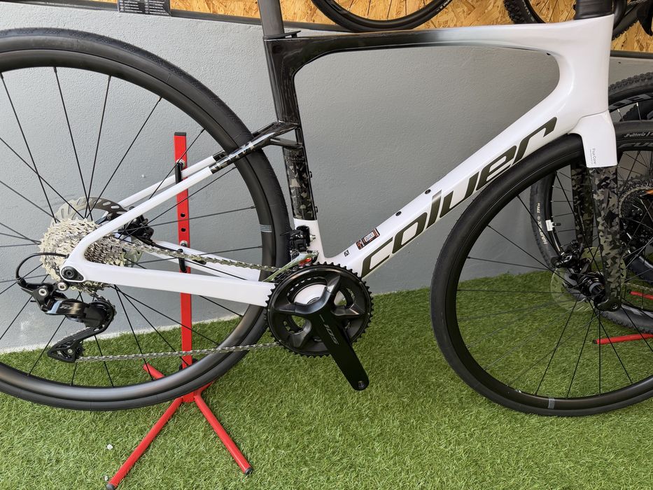 Novas coluer carbono invicta 2027