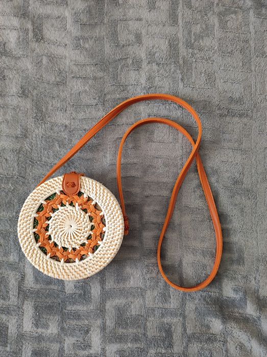 Жіноча кругла сумка