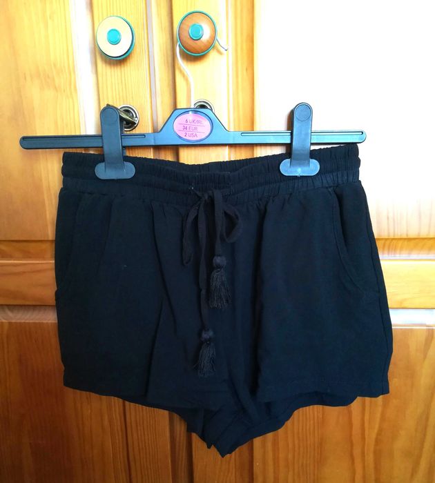 Calções pretos curtos Primark, tamanho 34