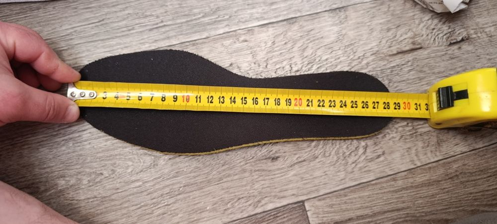 Продам чоловічі низькі кеди Adidas