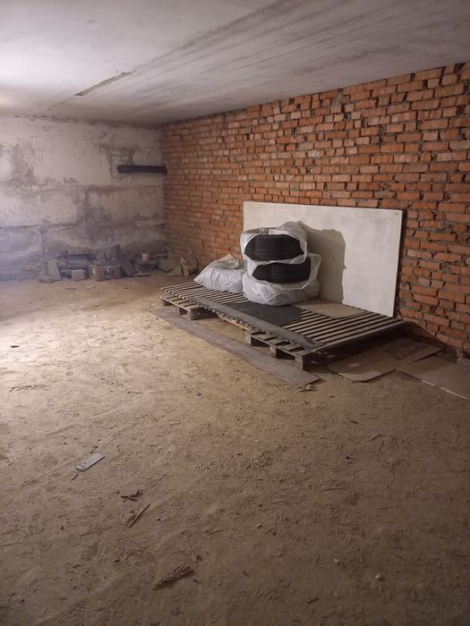 Продаж підвала на Пирогова