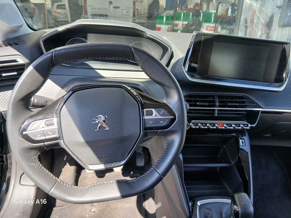 Peugeot 208 1.2 PureTech Gasolina