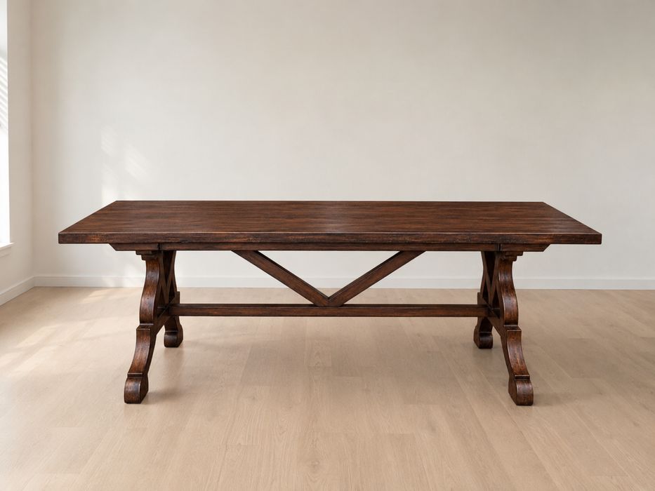 Mesa de jantar de madeira estilo vintage/retro