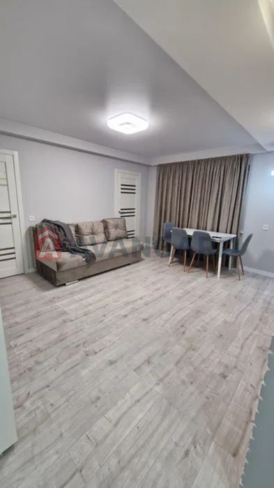 Продам трикімнатну квартиру Козача 39