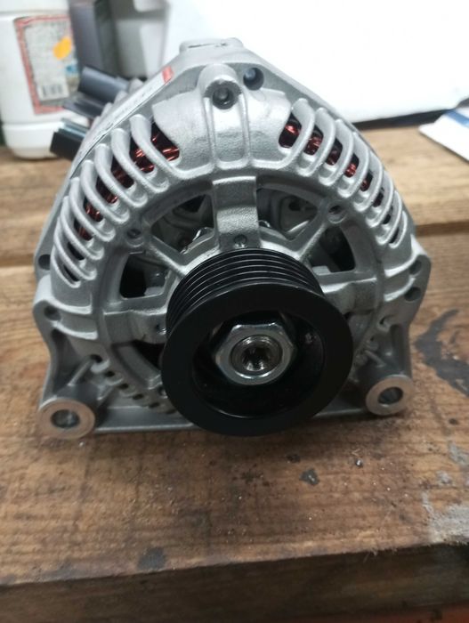 Alternador semi novo