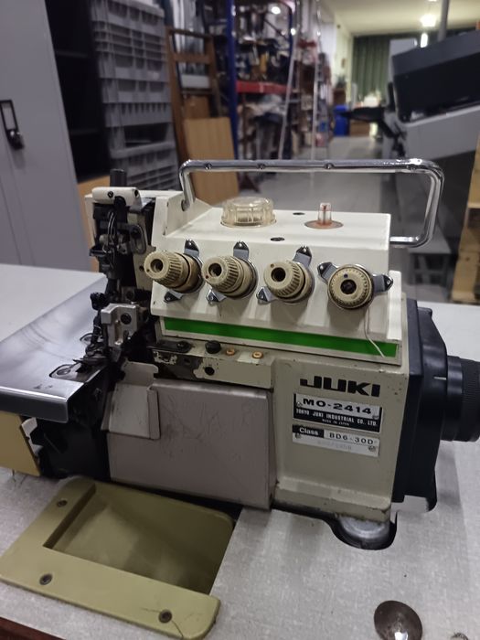 Máquina costura JUKI