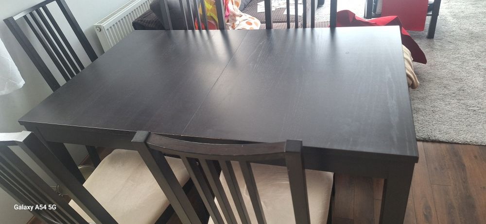 Stół rozkładany plus 6 krzeseł