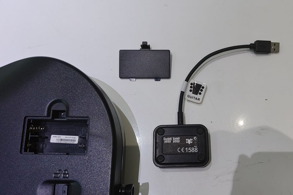 PS3 Guitarra Guitar Hero 5 + Dongle Original  + jogo + Strap