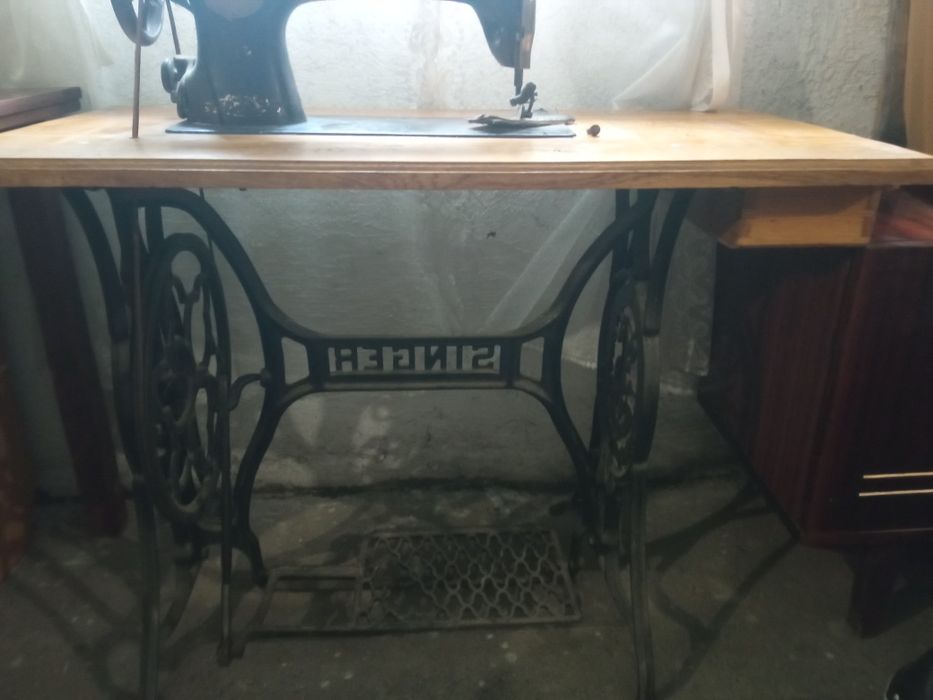 Швейна машинка singer