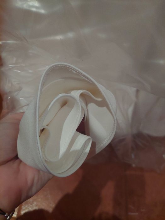 Conjunto top e saia branca