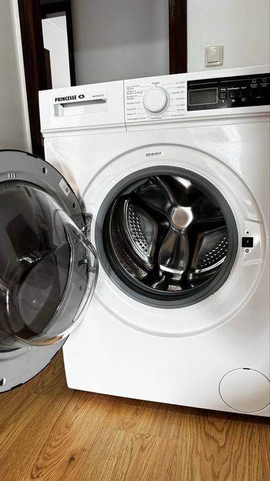 Vendo maquina lava e seca nova com pouco tempo de uso