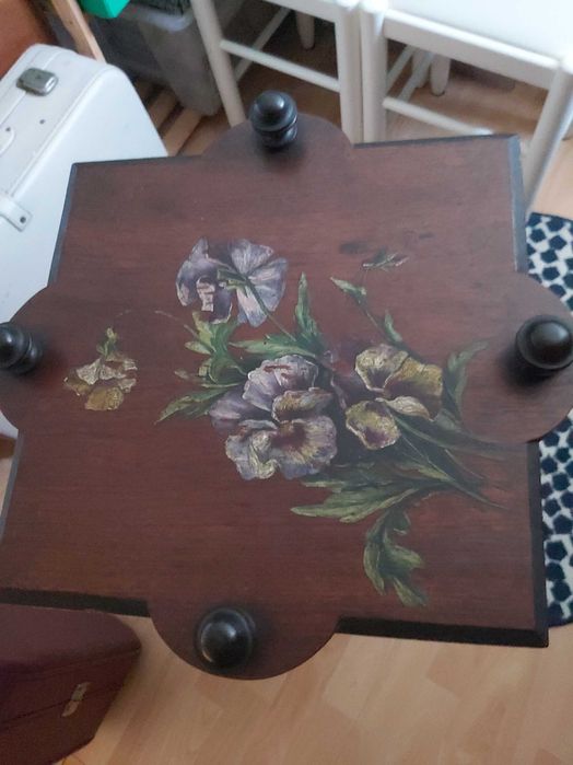 móvel decorativo de sala muito antigo