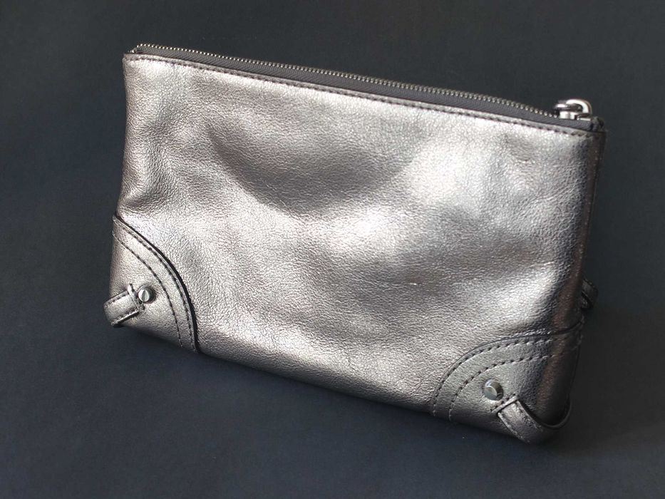 Bolsa clutch pochete em pele prateada prata, Michael Kors