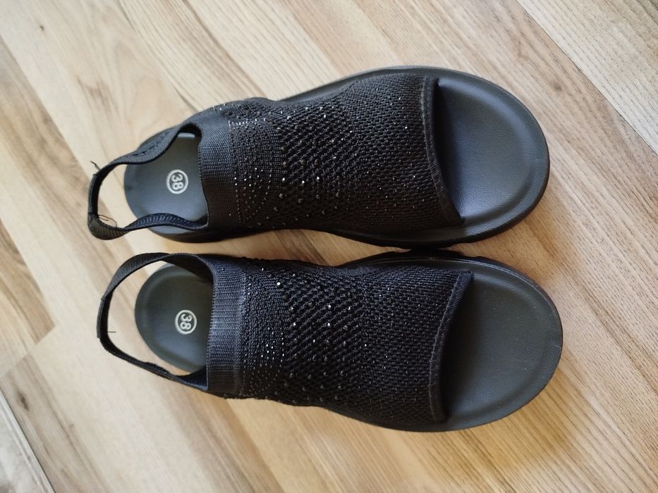 Sandałki czarne 38  stopa 23,5cm