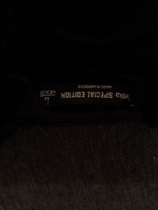 Bluzka z wycięciami na plecach