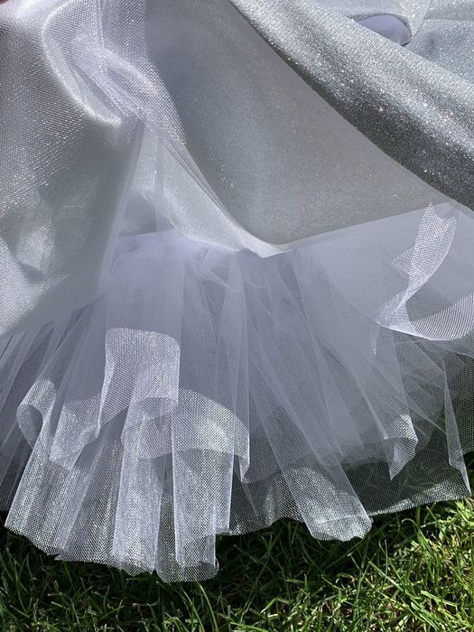 Платье на девочку блестящее розовое голубое белое на 5 лет