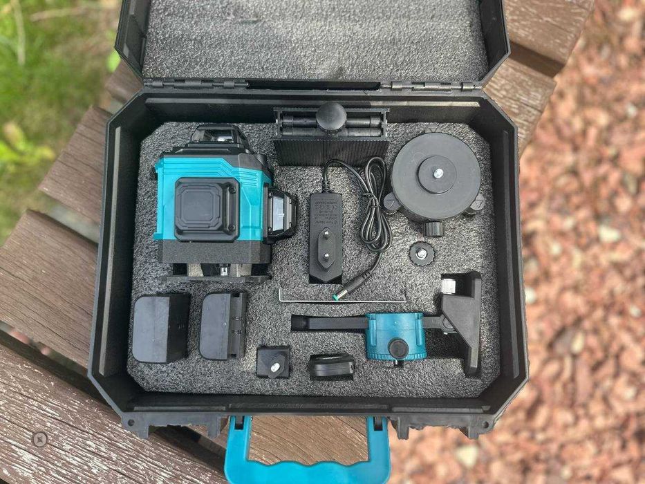 Лазерный уровень 4D 16 линий 2 АКБ Тринога Кейс Макита Makita