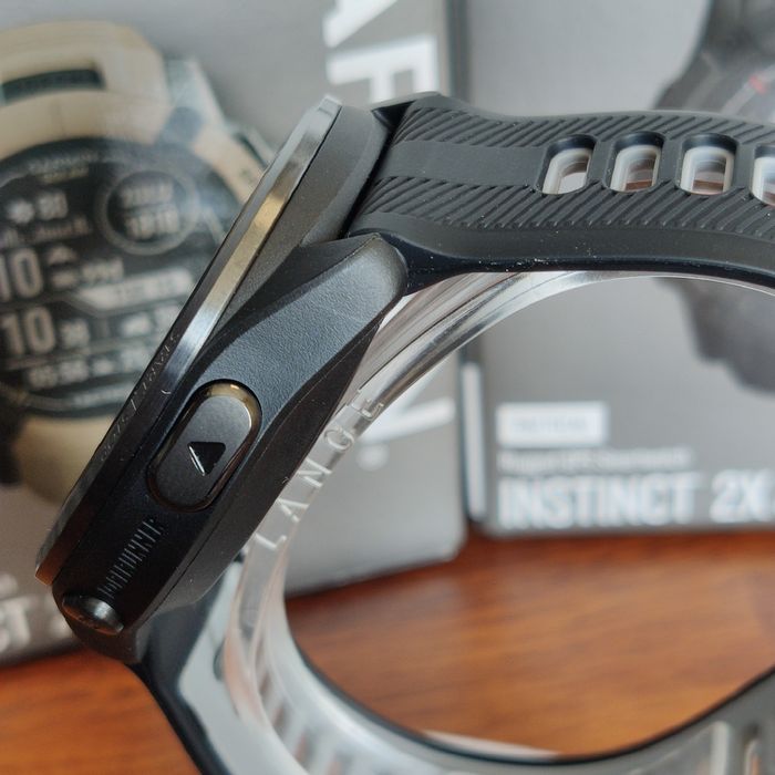 Garmin Forerunner 965 DLC Titanium Bezel 010-02809-10