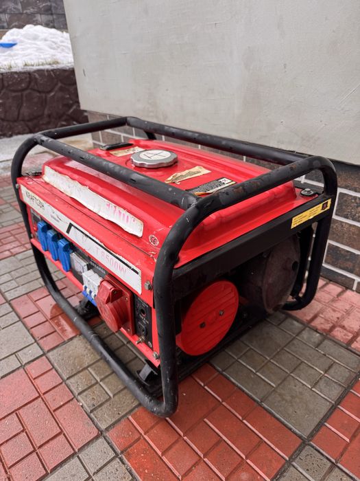 Бензиновий генератор (тільки самовивіз)