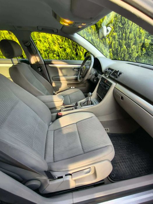 Samochod osobowy marki Audi a4 b7 2006r 2.0tdi 143km