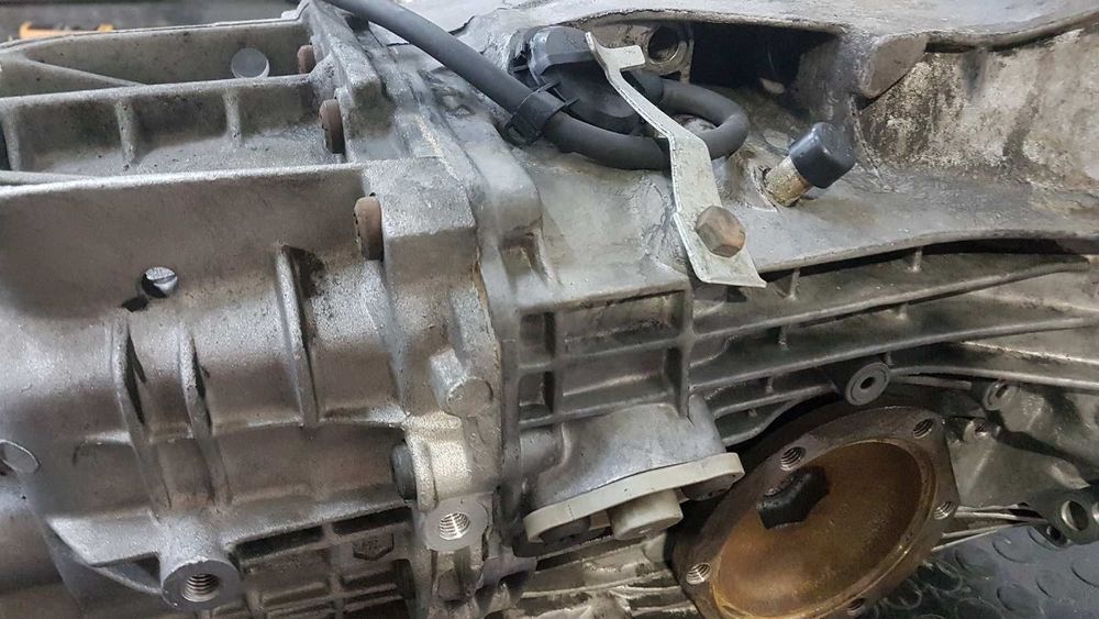 CAIXA DE VELOCIDADES AUDI 80/90 (893) 80