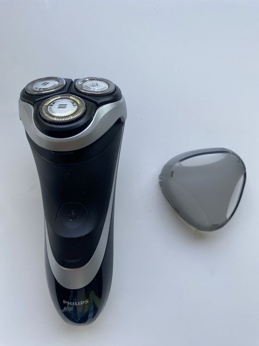 Електробритва Philips PT750