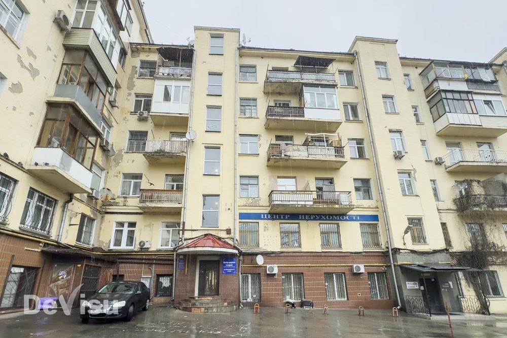 Продаж кімнати в центрі, вул. Володимирська